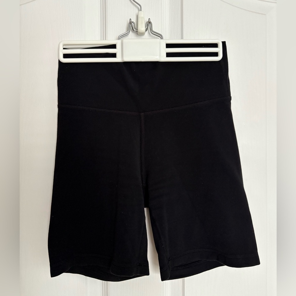 2/20$ TNA Women's Black Shorts 7”